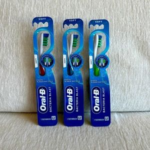 Oral-B Bacteria Blast toothbrush bulk of 3